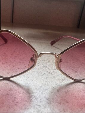 Chloe Gold Frame Sunglasses with Pink Gradient Lenses